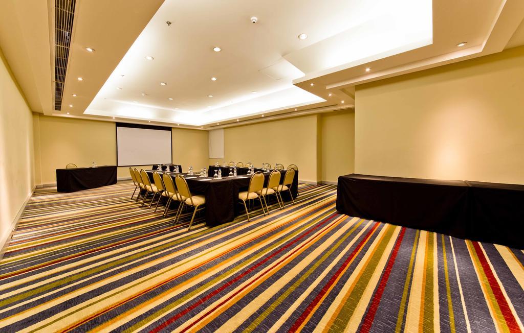 Hotel Pullman Rio De Janeiro Sao Conrado Exterior foto Meeting room