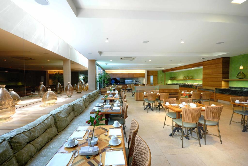 Hotel Pullman Rio De Janeiro Sao Conrado Exterior foto The interior of the restaurant