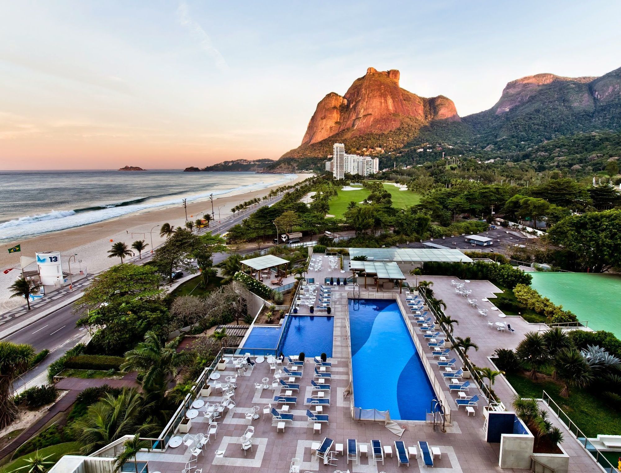 Hotel Pullman Rio De Janeiro Sao Conrado Exterior foto The hotel's pool