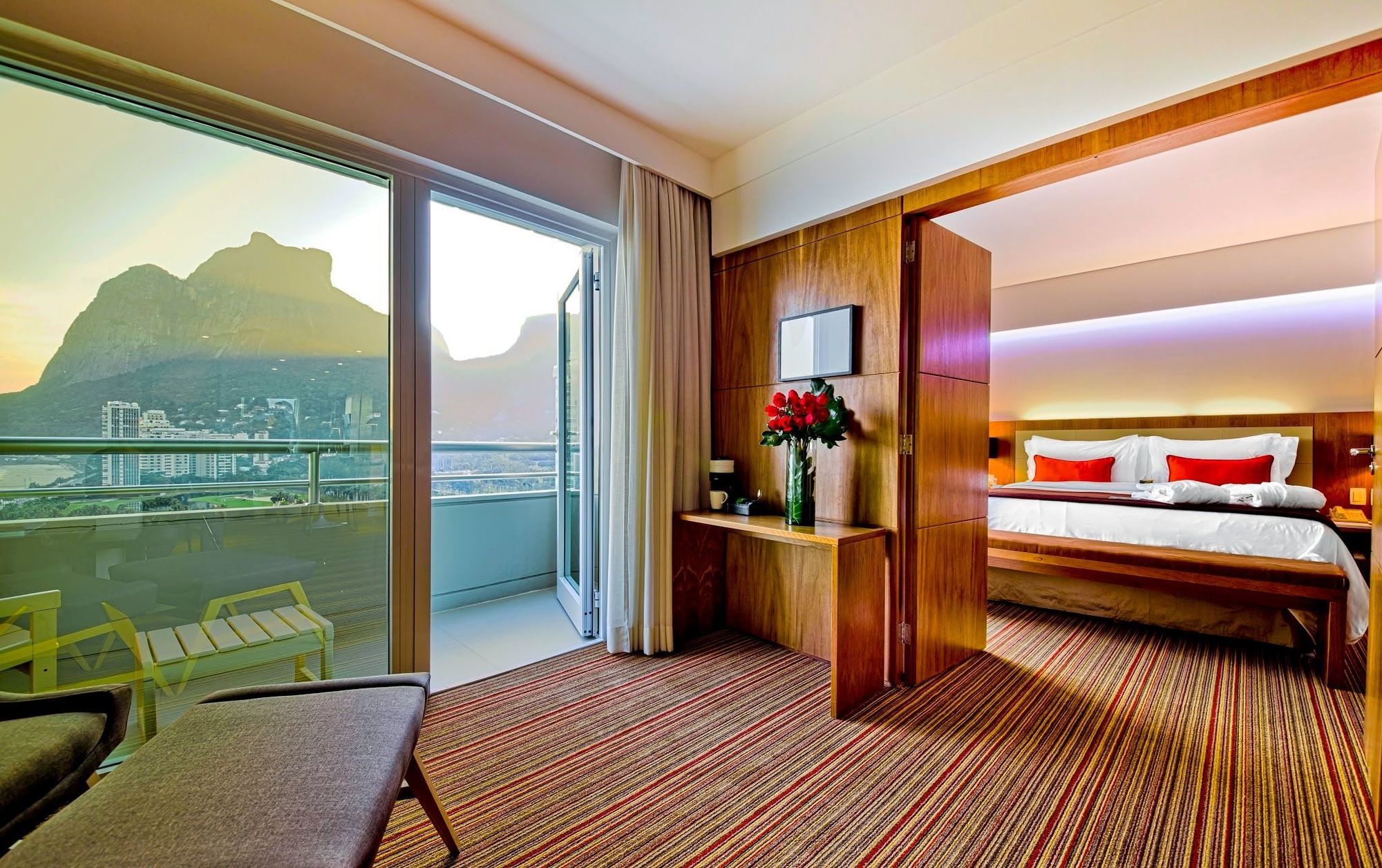 Hotel Pullman Rio De Janeiro Sao Conrado Exterior foto A room at the InterContinental Rio
