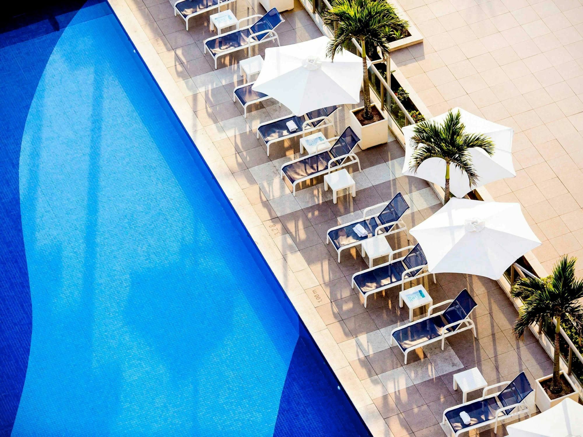 Hotel Pullman Rio De Janeiro Sao Conrado Exterior foto The pool at the hotel