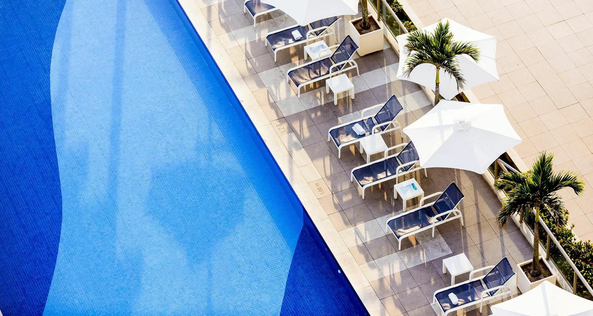 Hotel Pullman Rio De Janeiro Sao Conrado Exterior foto The pool at the hotel