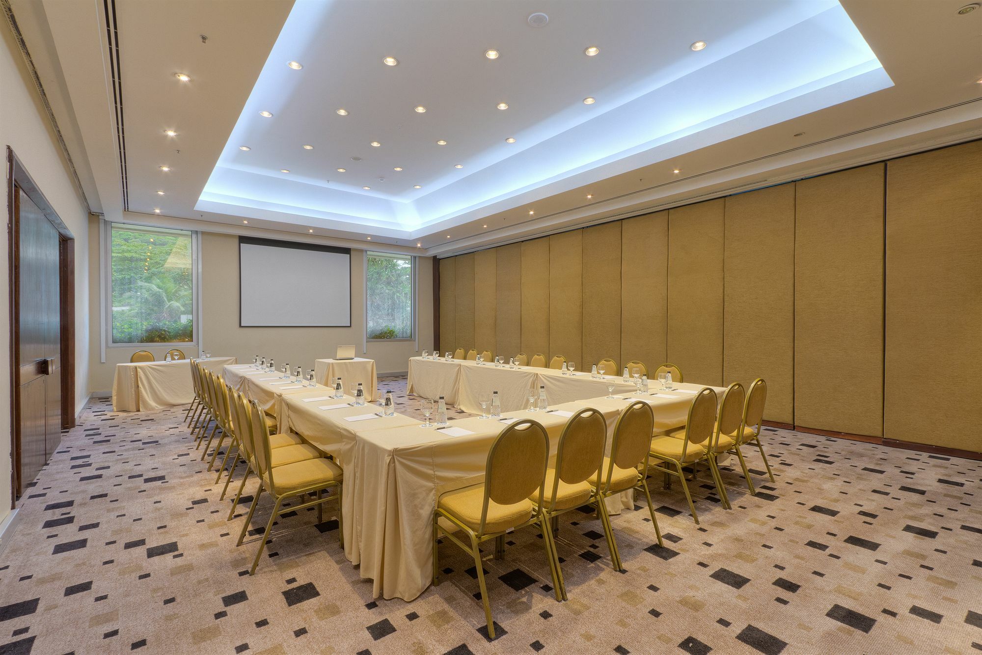 Hotel Pullman Rio De Janeiro Sao Conrado Exterior foto Meeting room